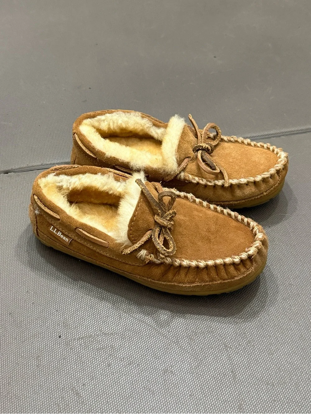 L.L. Bean Kids' Wicked Good Mocs Slippers Suede Shearling Lined Brown Youth 1